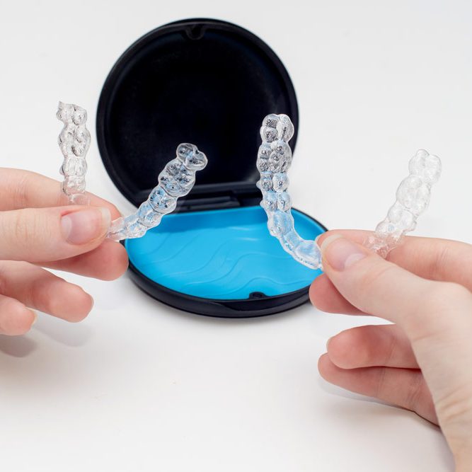 invisalign-aligners-and-storage-case-invisible-braces invisalign-aligners-and-storage-case-invisible-braces
